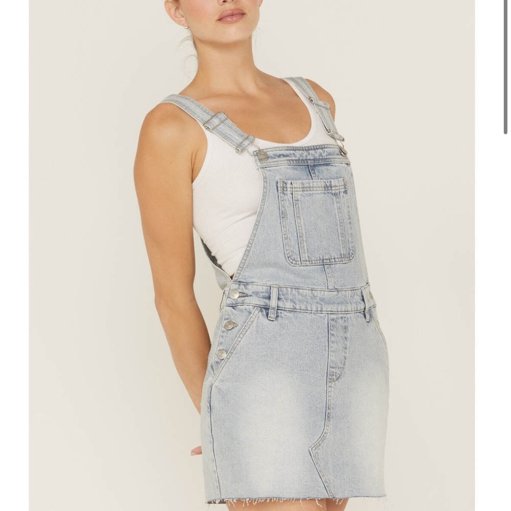 Brand New: CLEO + WOLF WOMEN'S LIGHT WASH DENIM SKIRTALL